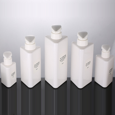 Grosir 100ml 200ml 300ml Segitiga Bentuk Daur Ulang Plastik Pet Lotion Wadah Hitam Pompa Pengap 500ml Botol Sampo