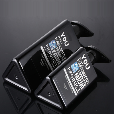Grosir 100ml 200ml 300ml Segitiga Bentuk Daur Ulang Plastik Pet Lotion Wadah Hitam Pompa Pengap 500ml Botol Sampo